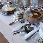 Tenuta Degli Angeli Rossi Bed and Breakfast Άστι