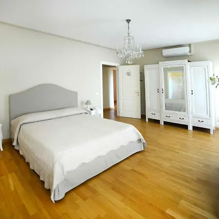 Tenuta Degli Angeli Rossi 2*