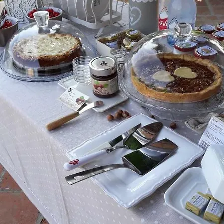 Tenuta Degli Angeli Rossi Frühstückspension Asti