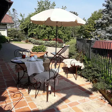 Tenuta Degli Angeli Rossi Bed and Breakfast Άστι